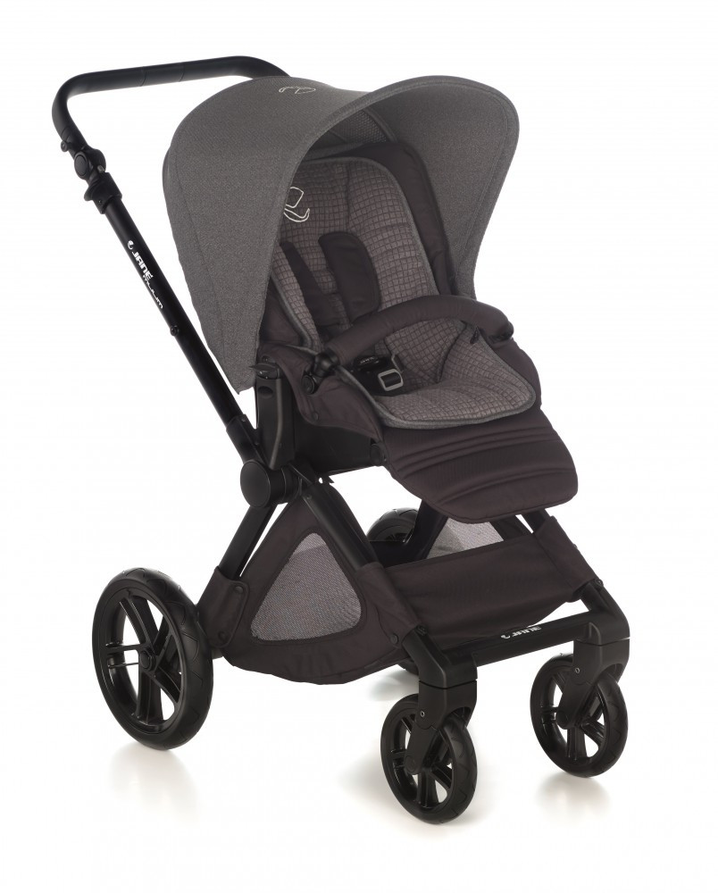 babashop.hu - Jané Muum babakocsi + Matrix Light 2 mózessé alakítható hordozó - T34 Jet Black 2020