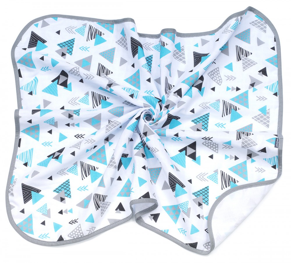 babashop.hu - MTT Textil takaró - Fehér alapon Kék háromszögek
